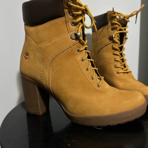 Timberland Boots - Picture 1 of 4